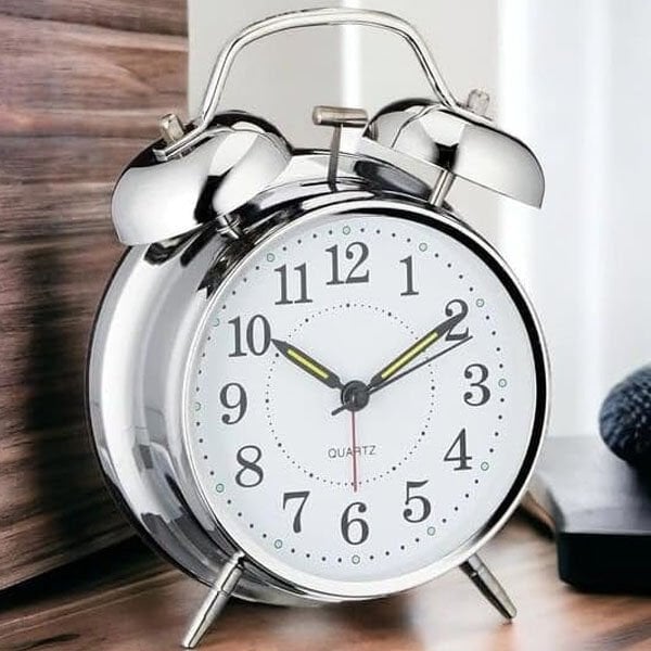 Gümüş Renk Metal Çalar Masa Saati