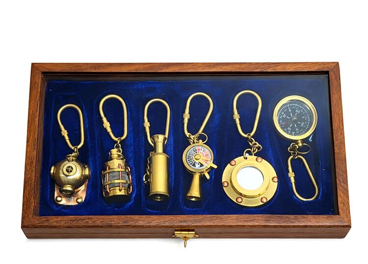 Ahşap Kutulu Denizci Temalı Pirinç Anahtarlık Seti