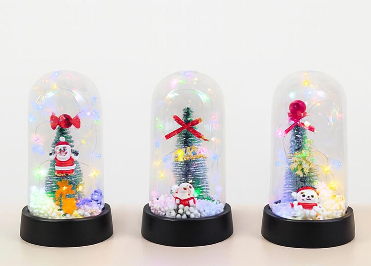 Yılbaşı Temalı Işıklı Dekoratif Cam Fanus - Model 2