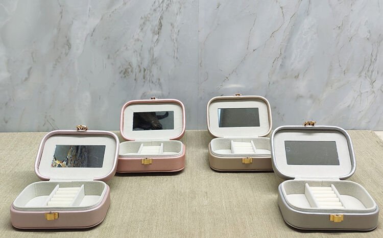 15x15 cm Makyaj Ve Takı Kutusu